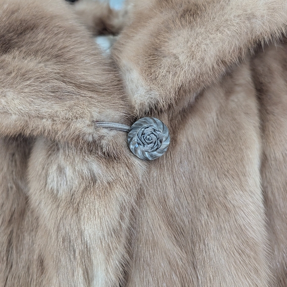 Littmin's Furs Milwaukee Mink Fur Coat - Picture 9 of 11